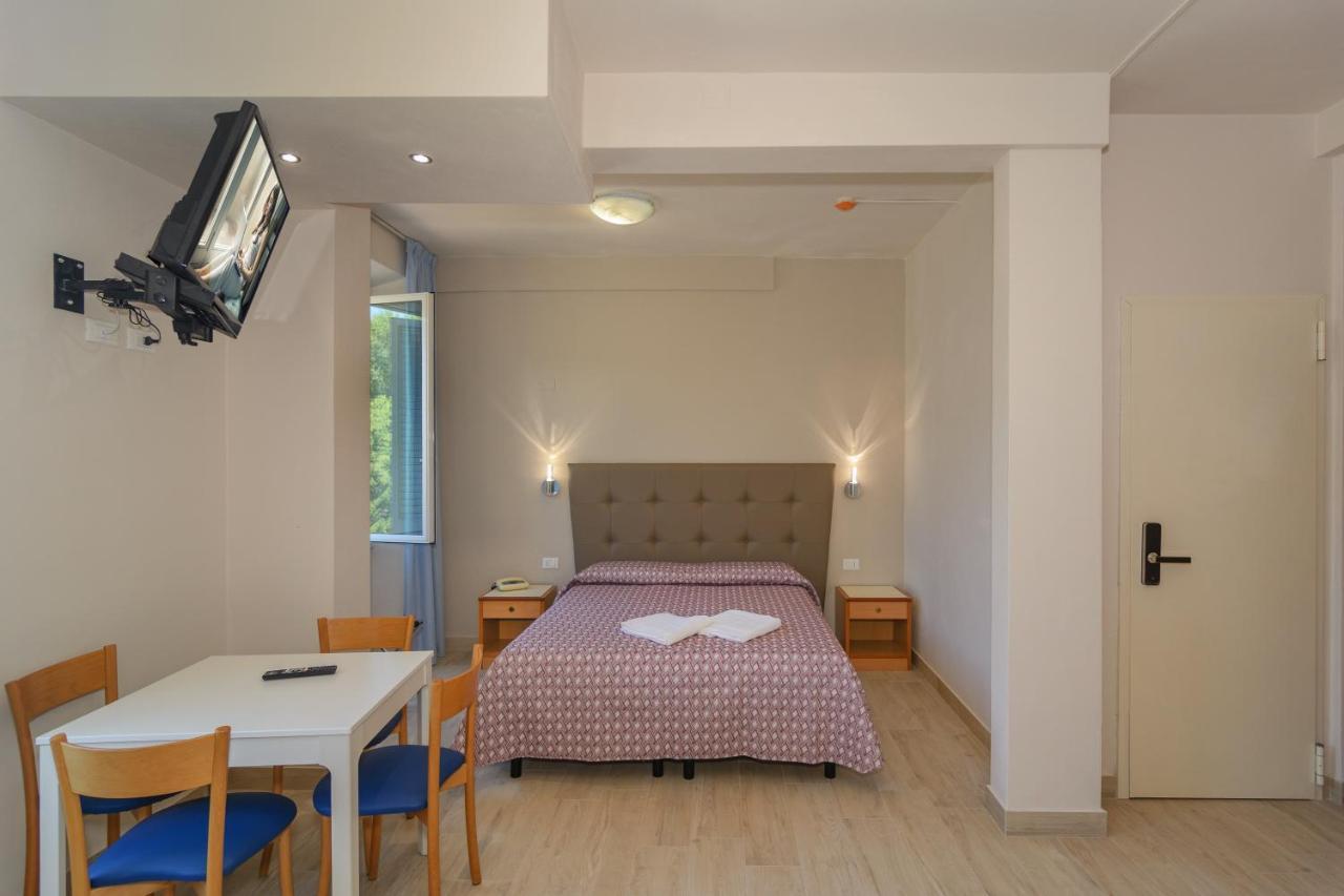Hotel Sogno เวียเรจโจ ภายนอก รูปภาพ